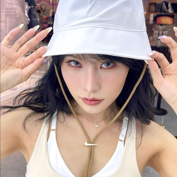 |SOLD| NIKE + JACQUEMUS Le Bob Bucket Hat - White - NWT - Small/Medium - Picture 4 of 7